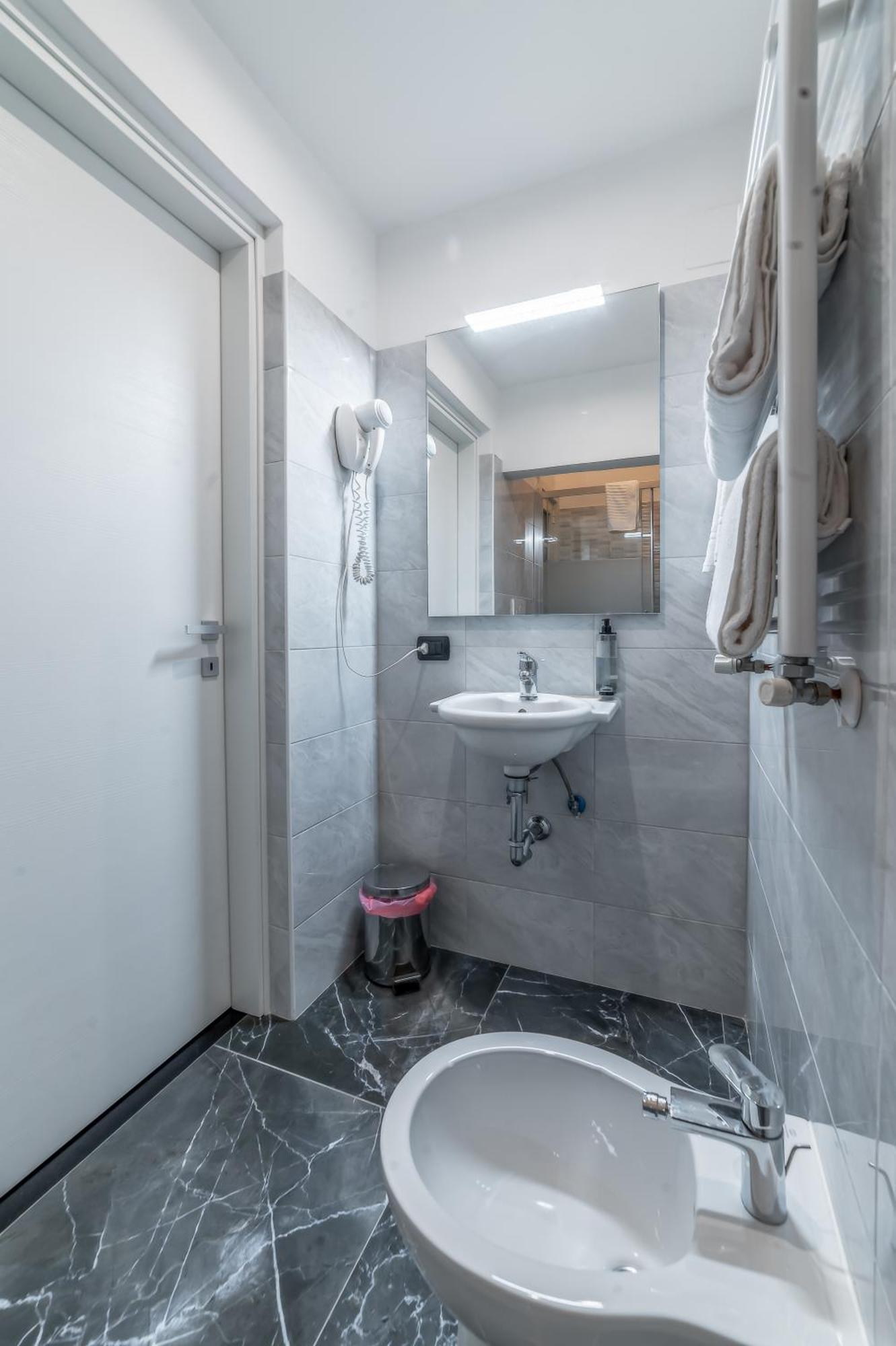 Rome In Love B&B - Termini Train Station Bed & Breakfast Roma